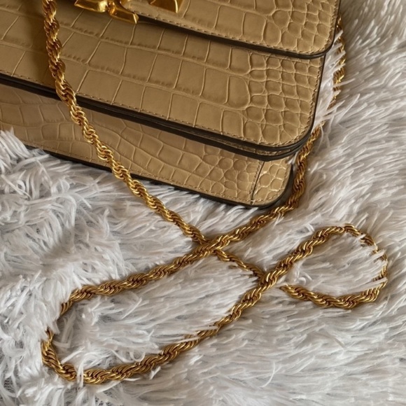 Tory Burch bag- NEVER USED - Picture 3 of 3